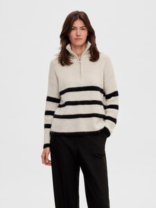 You added <b><u>SLF Maline Half Zip in Birch, Black</u></b> to your cart.