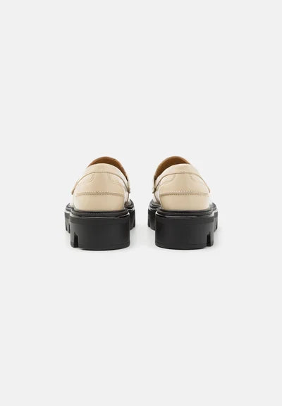 R&B Quinn Loafer in Greige