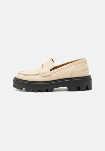 R&B Quinn Loafer in Greige