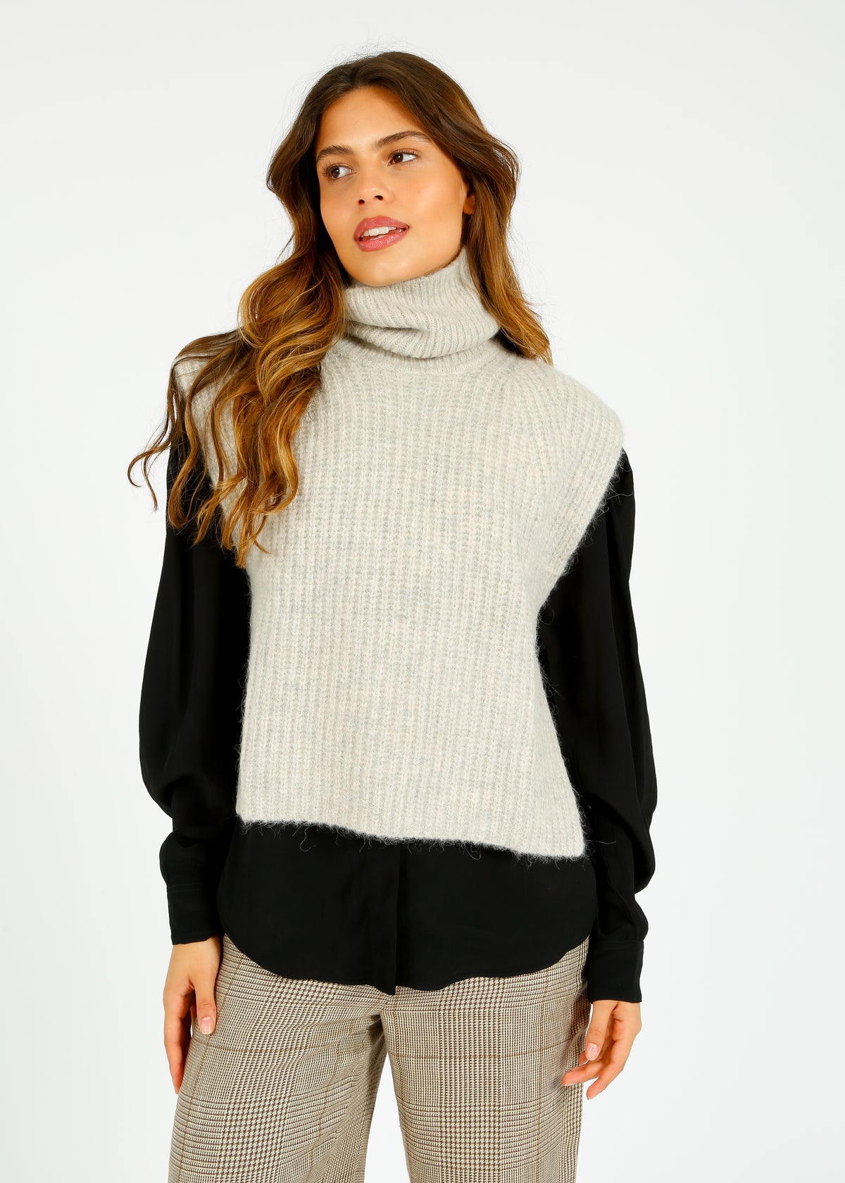 IM Megan SL Roll Neck Knit in Sand