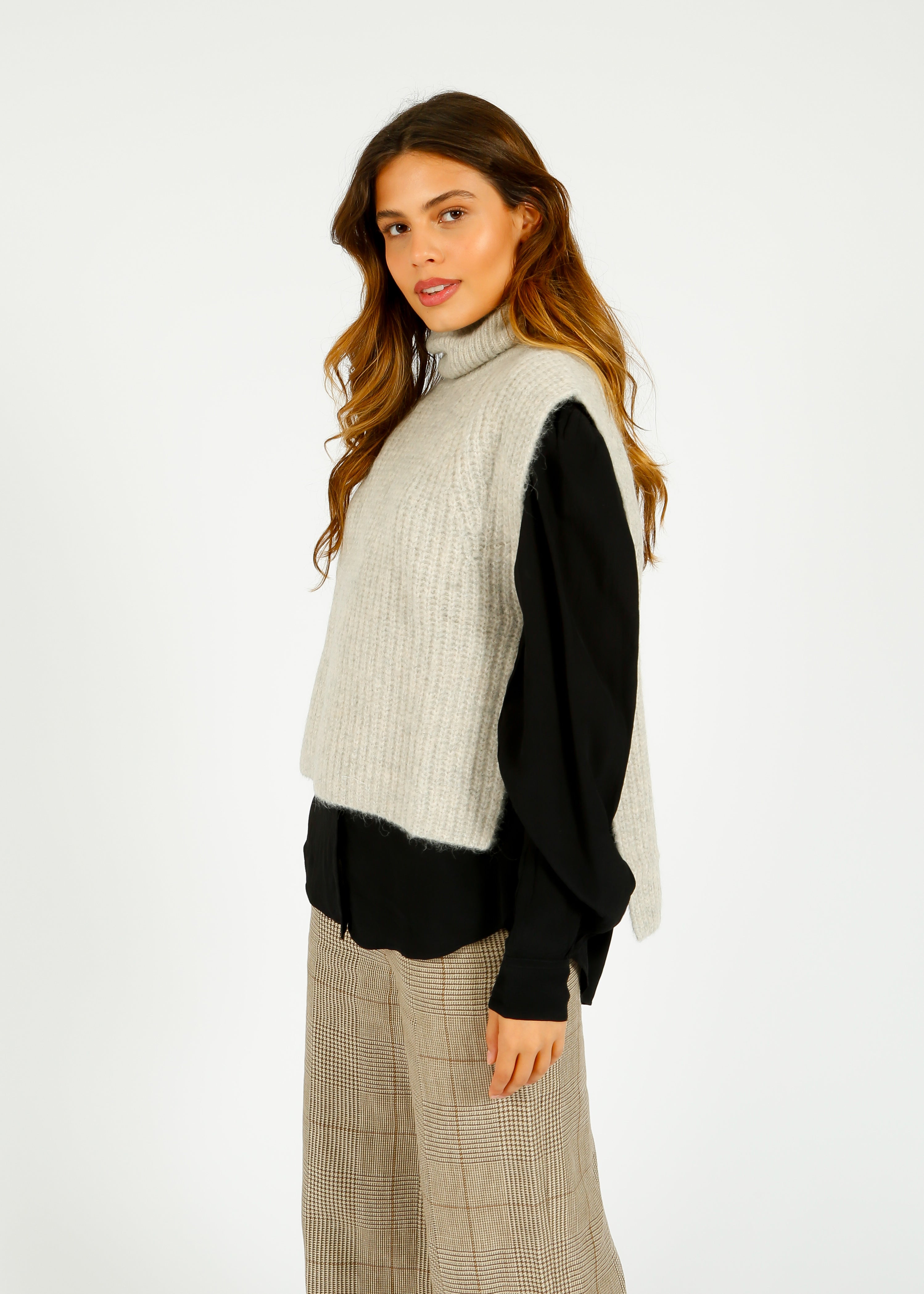 IM Megan SL Roll Neck Knit in Sand