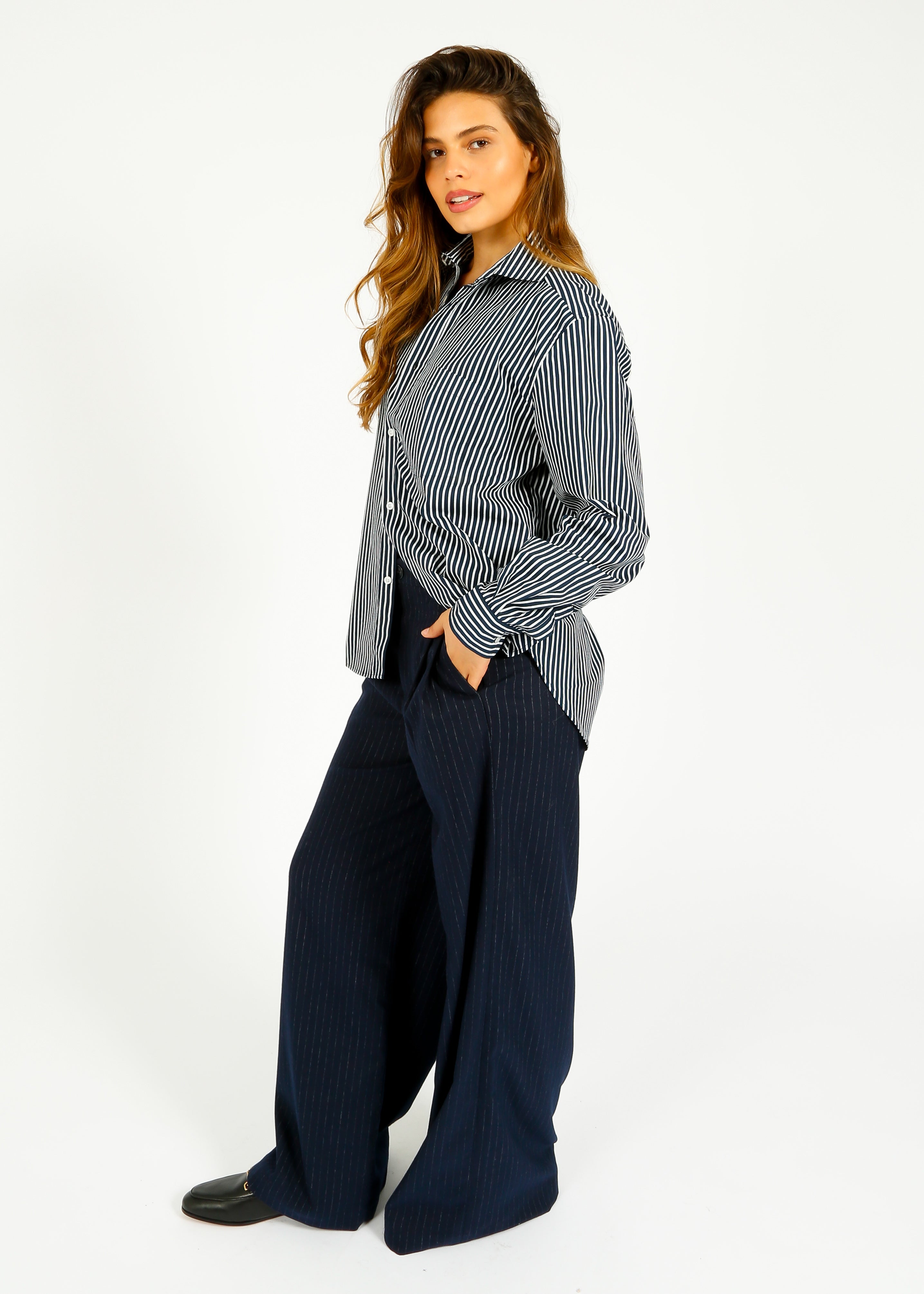 PARK Classic Fit Shirt in Navy, White Stripe