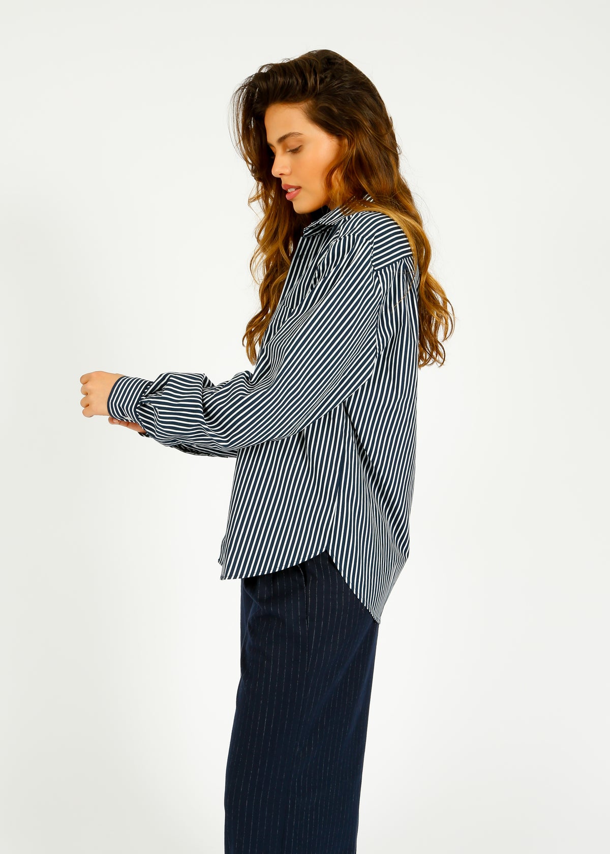 PARK Classic Fit Shirt in Navy, White Stripe