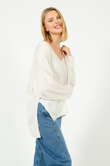 C-RUSH Simone Slouchy V in Organic White