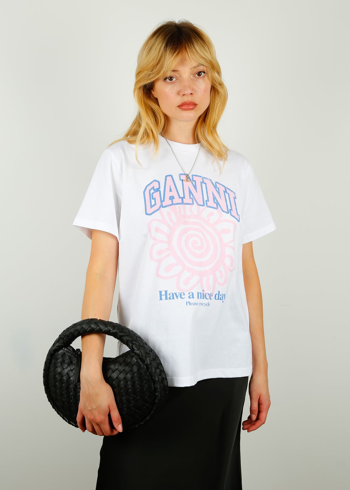 GANNI T3716 Relaxed Flower Tee in White – shopatanna