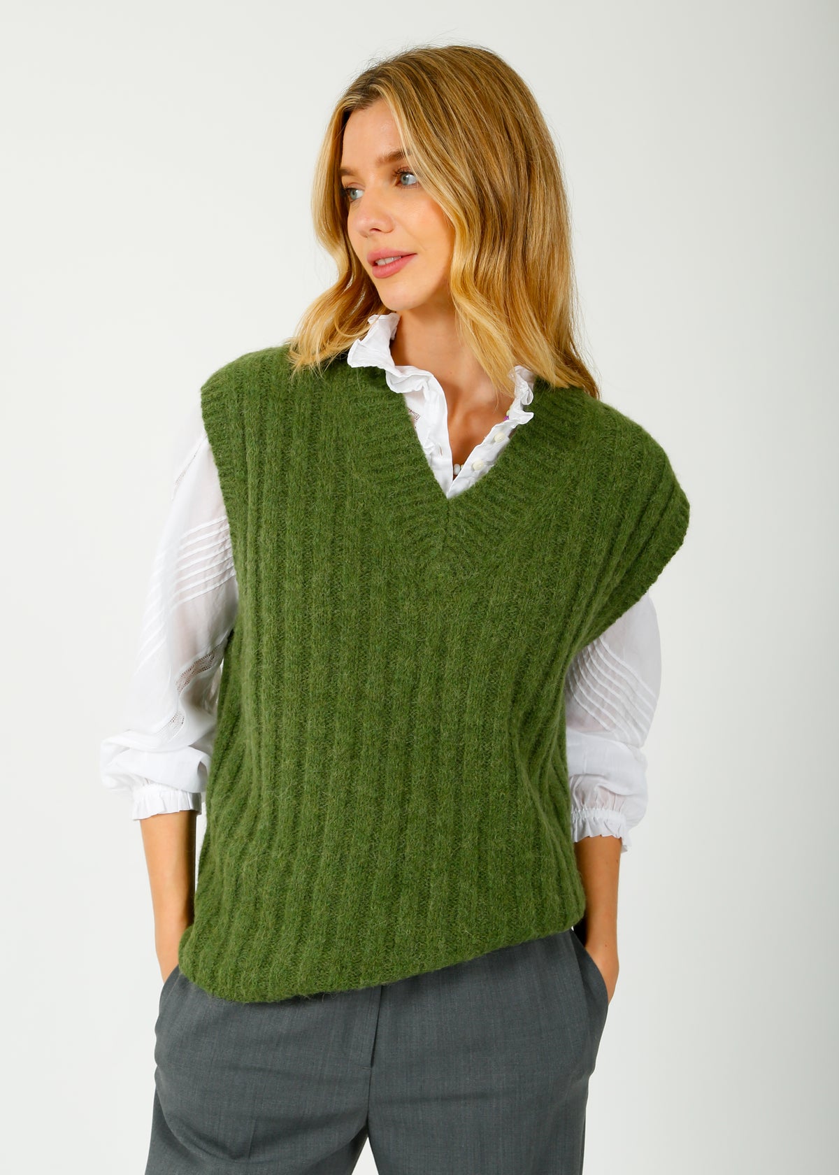 R&B Stassi Knit Vest in Green