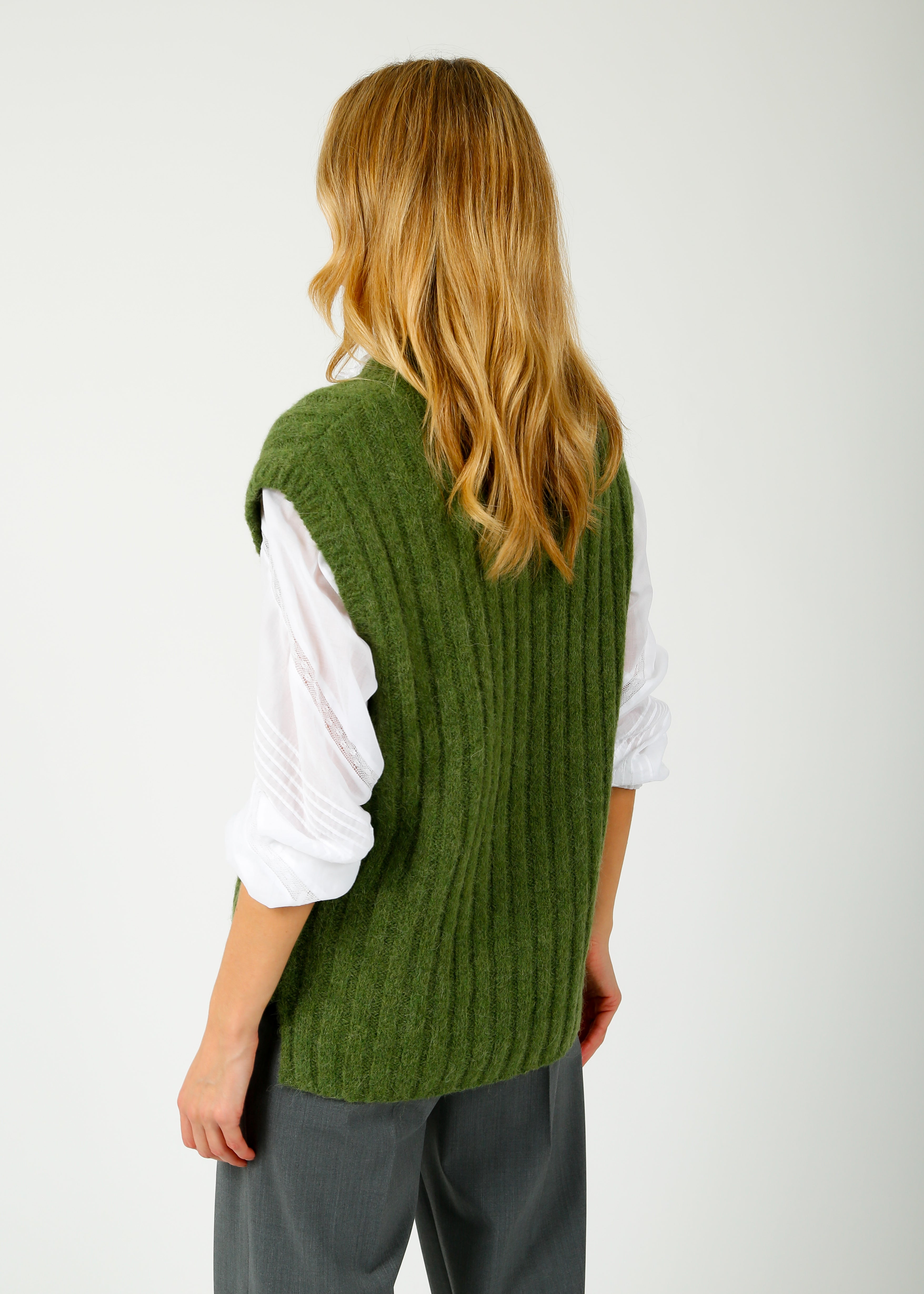 R&B Stassi Knit Vest in Green