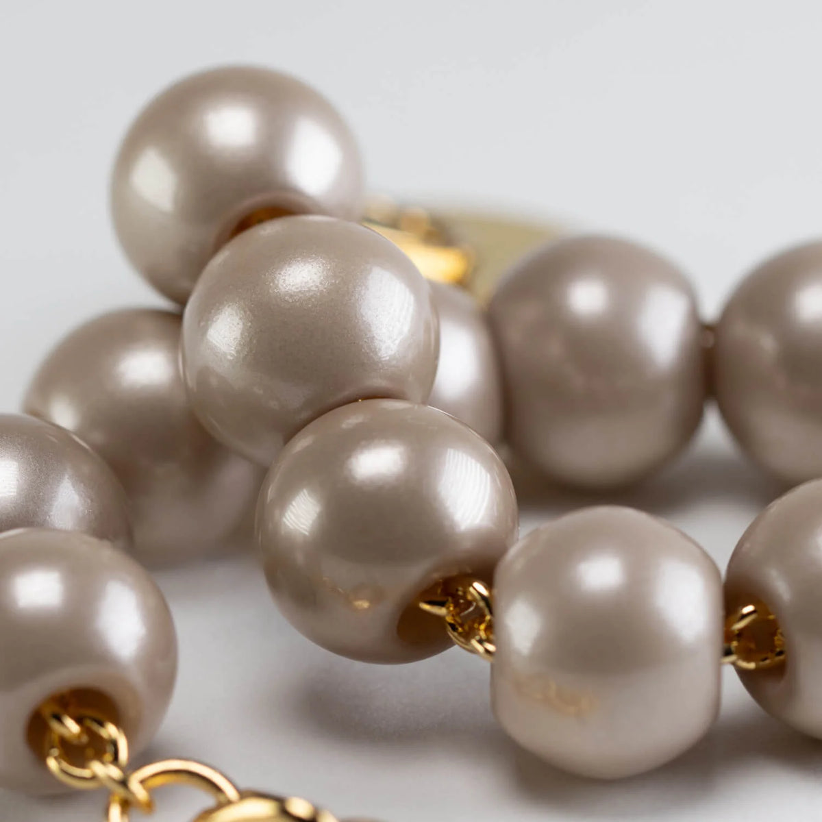 VBARONI Mini Beads Bracelet in Champagne Pearl