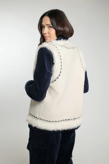 NOOKI Dannika Gilet in Cream