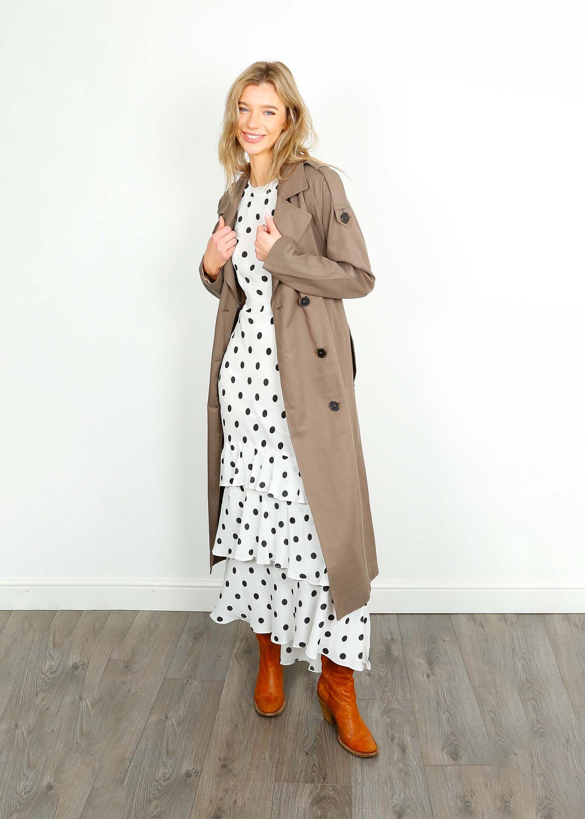 Selected trench outlet coat